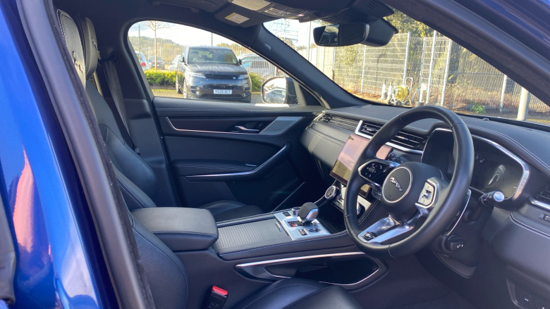 Jaguar F-Pace 2.0 D200 R-Dynamic Black 5dr Auto AWD Diesel Estate